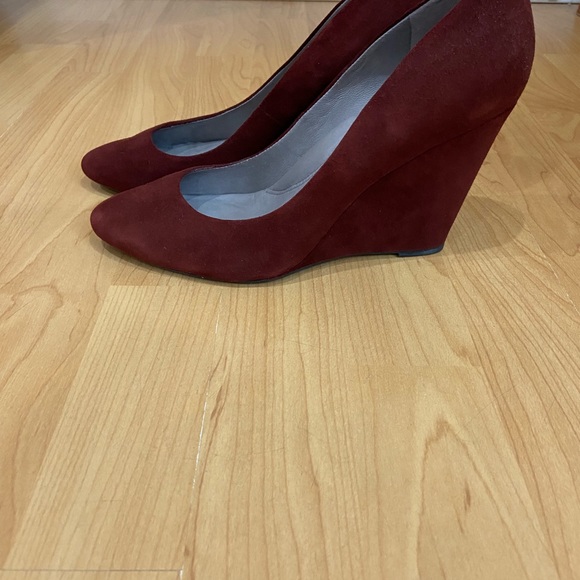 Size 8.5 leather/suede Kenneth Cole wedges - Picture 3 of 7